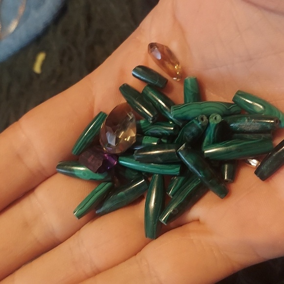 Super high end crystal confetti! Malachite beads with gem cut crystals - Picture 2 of 2